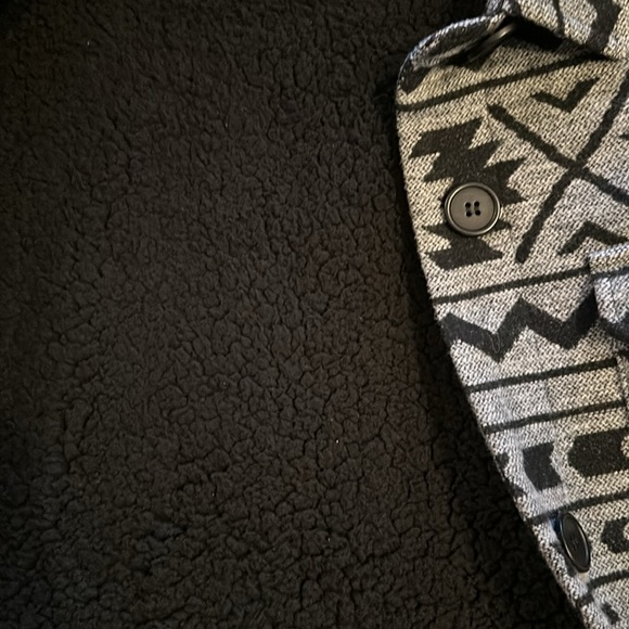 Long Sherpa Coat/Sherpa Shacket - Picture 3 of 4